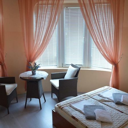 Hotel Dimana Chernomorets Esterno foto